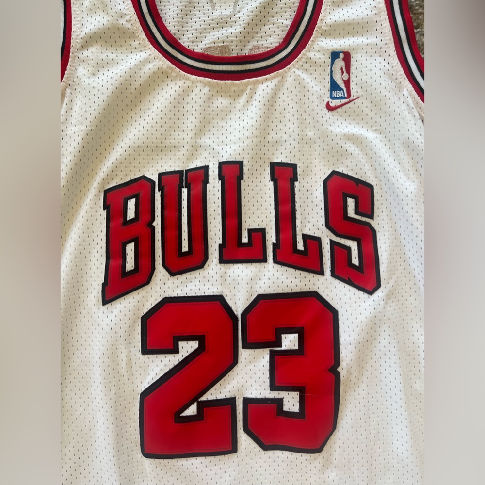 Chicago Bulls Jordan Jersey - Picture 6 of 6